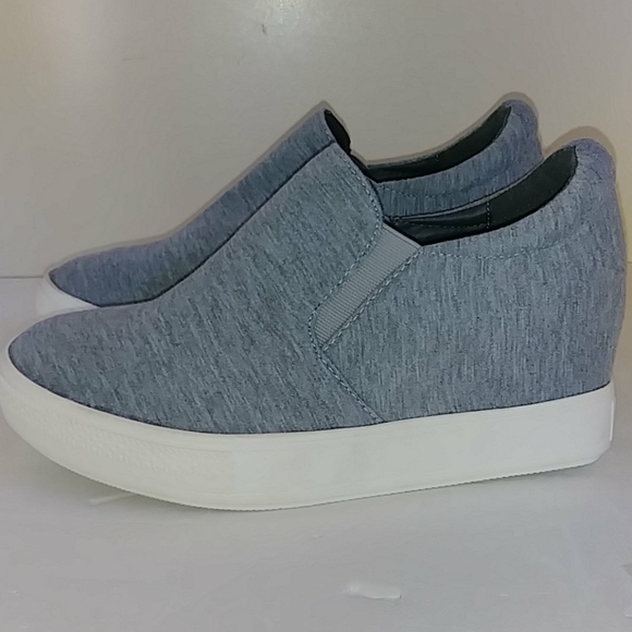 Women's Sneakers w Hidden Wedge - Picture 5 of 10